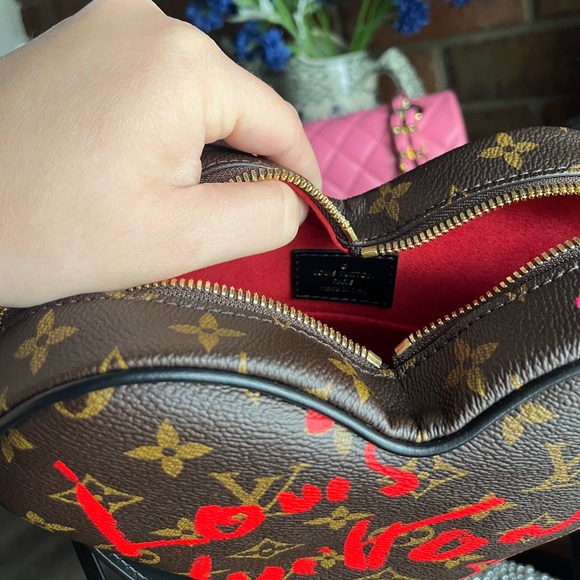 Louis Vuitton Limited Edition Heart Bag - Picture 12 of 12